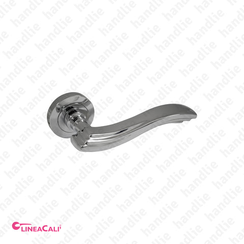 P.755 - MARINA - Par Puxador para portas - Latão