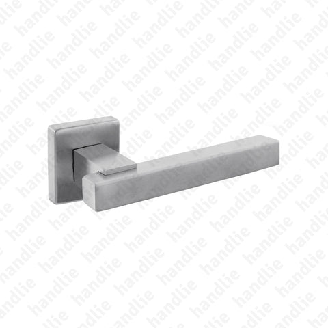 P.IN.8260 - Par puxador - Inox